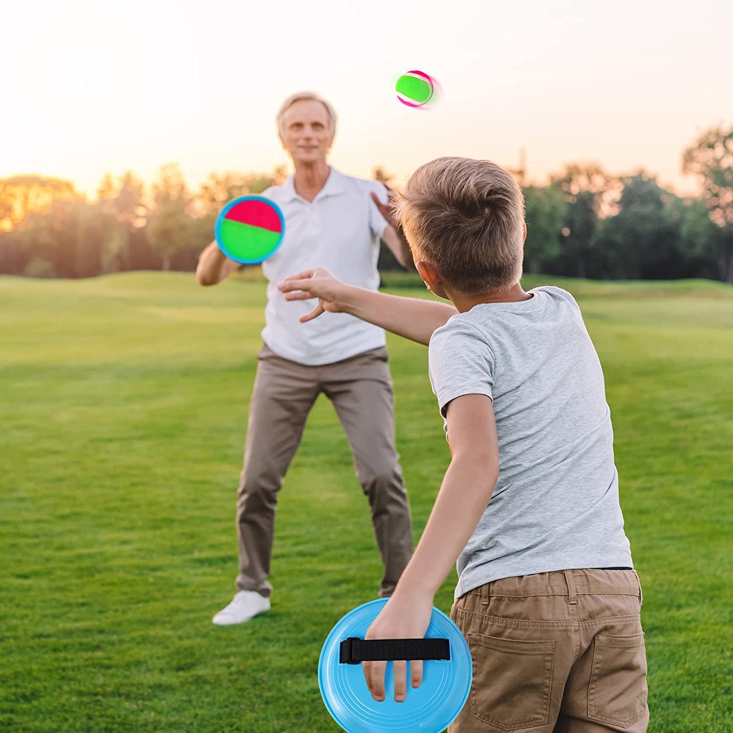 Toss and Catch Ball Game Outdoor Beach Pool Kids Toys outside Lawn Yard Games for 3 4 5 6 7 8 9 10 11 12 Year Old Girls Boys Toys Birthday Gift Easter Basket Stuffers (2 Paddles 2 Balls)